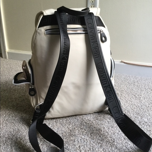 Calvin Klein Medium size Backpack - Picture 4 of 8